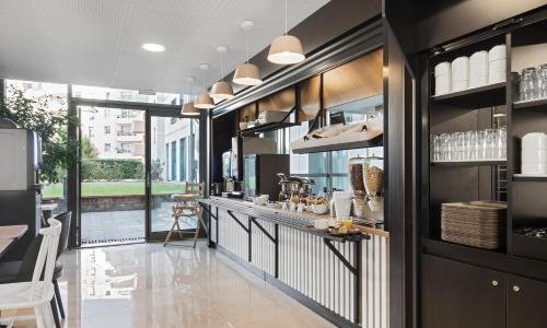 B&B HOTEL Lyon Centre Part-dieu Gambetta - photo 1
