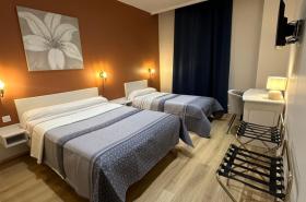 Hotel Azur - photo 4