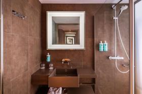 Novotel Lyon Centre-Confluence Bord de Saone - photo 12