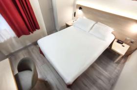 Best Western Lyon Saint-Antoine - photo 11