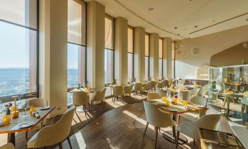 Radisson Blu Hotel - photo 2