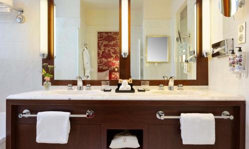 Hotel Le Royal - photo 3
