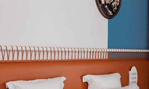 The Ruck Hotel - photo 2